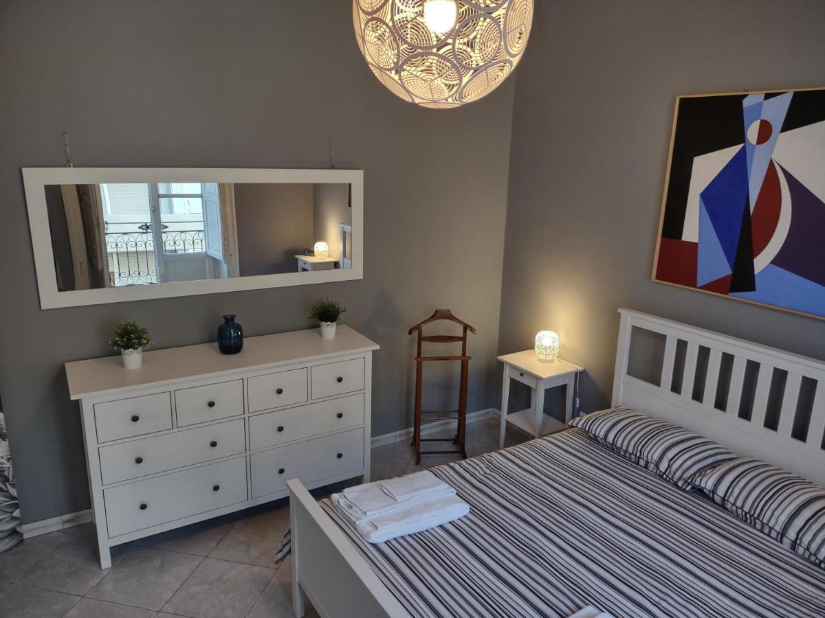 Central Apartment A Due Passi Dal Porto パレルモ エクステリア 写真