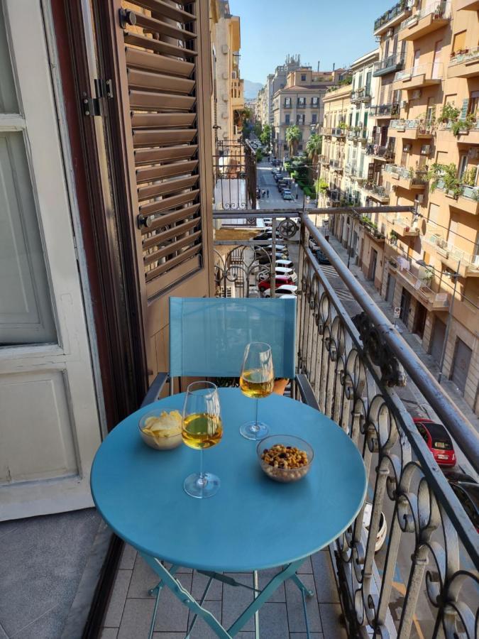 Central Apartment A Due Passi Dal Porto パレルモ エクステリア 写真