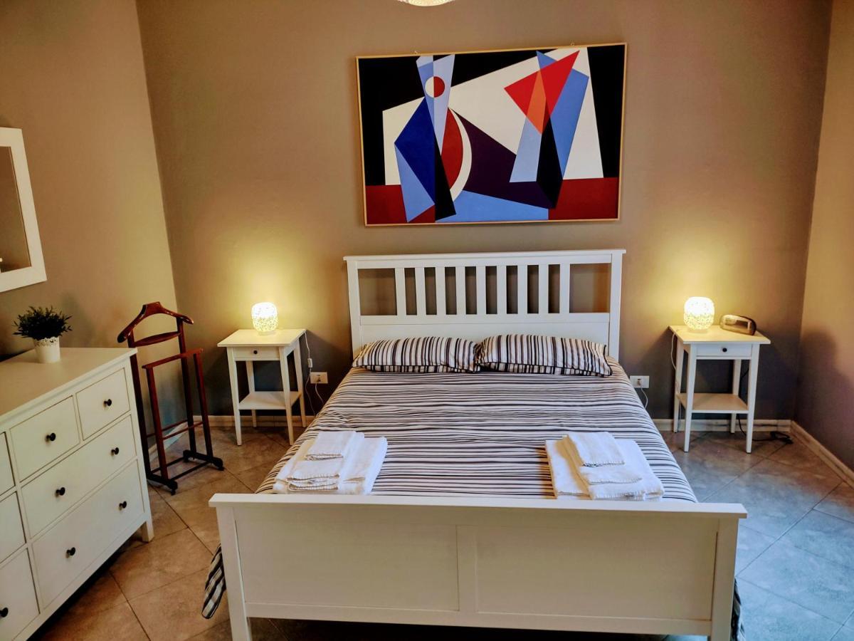 Central Apartment A Due Passi Dal Porto パレルモ エクステリア 写真