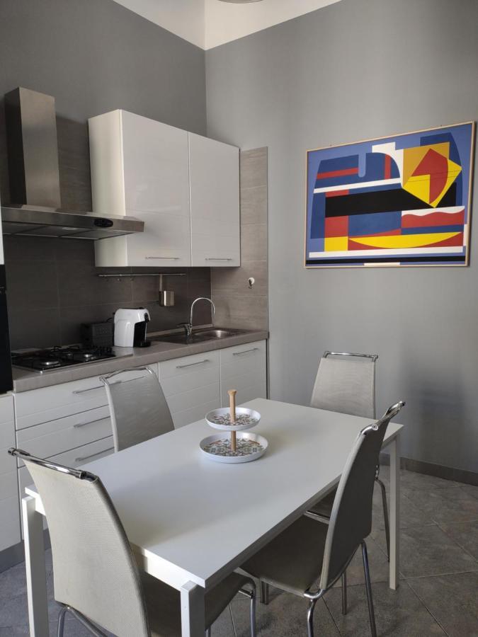 Central Apartment A Due Passi Dal Porto パレルモ エクステリア 写真