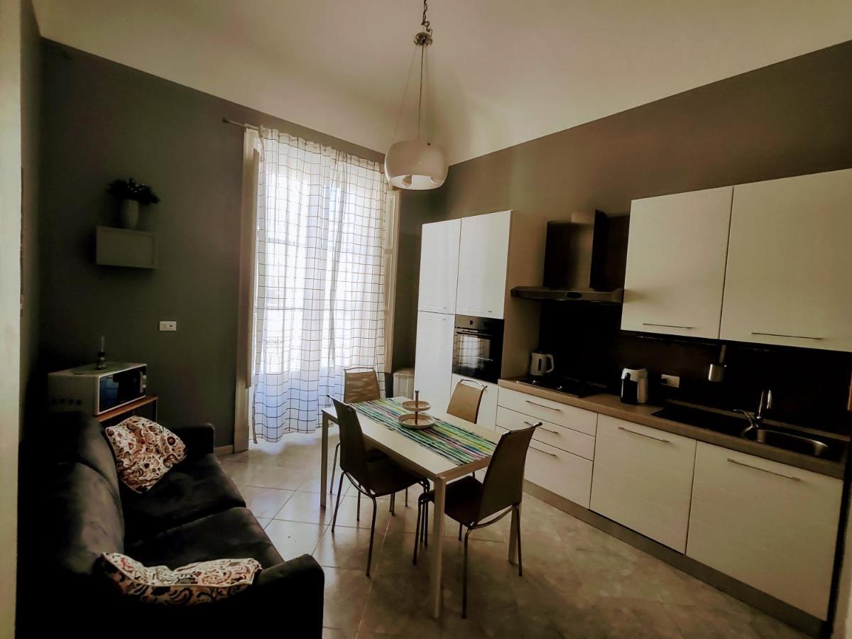 Central Apartment A Due Passi Dal Porto パレルモ エクステリア 写真